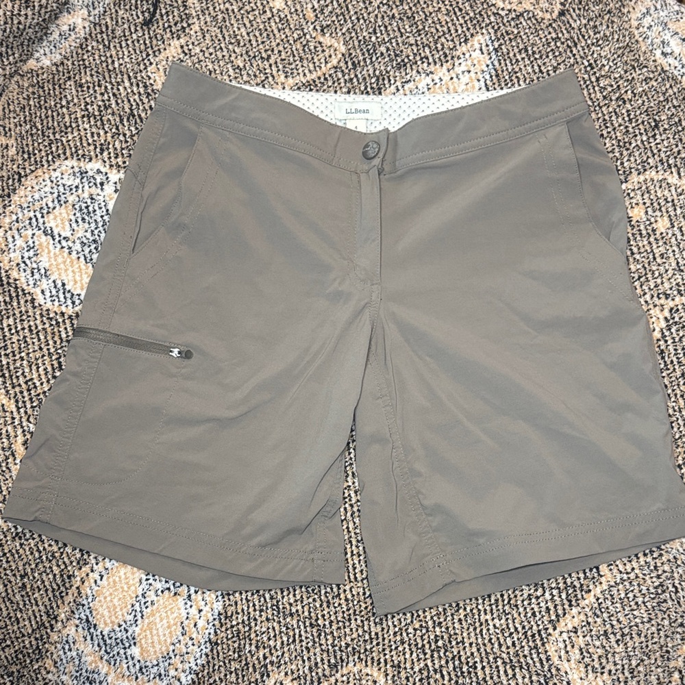 L.L Bean Water-Repellent Comfort Trail Shorts, Mid-Rise - Picture 2 of 7